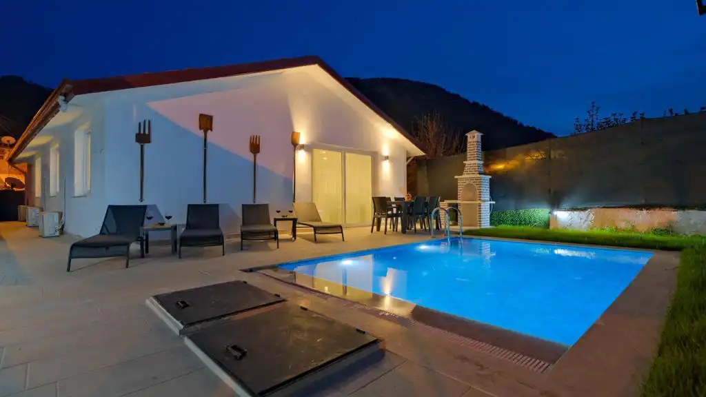 VİLLA NOREZA in Yesil Uzumlu, with Private Pool