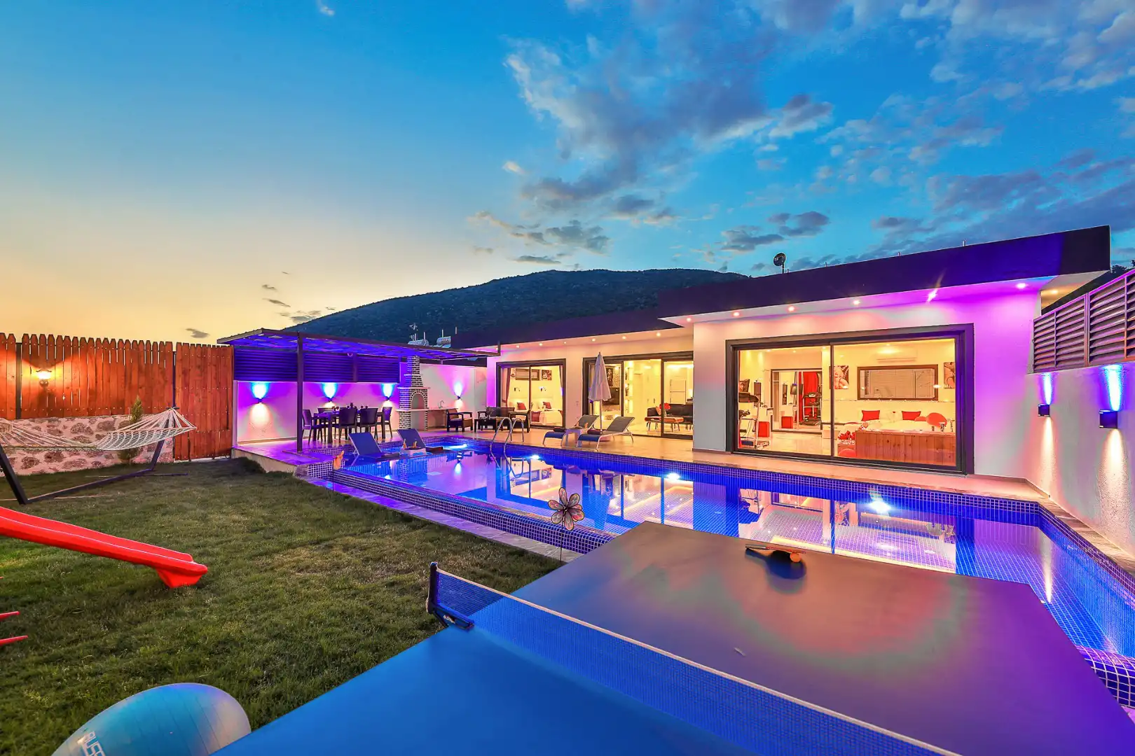 VİLLA KAVREN 2 in Yesilkoy, with Private Pool