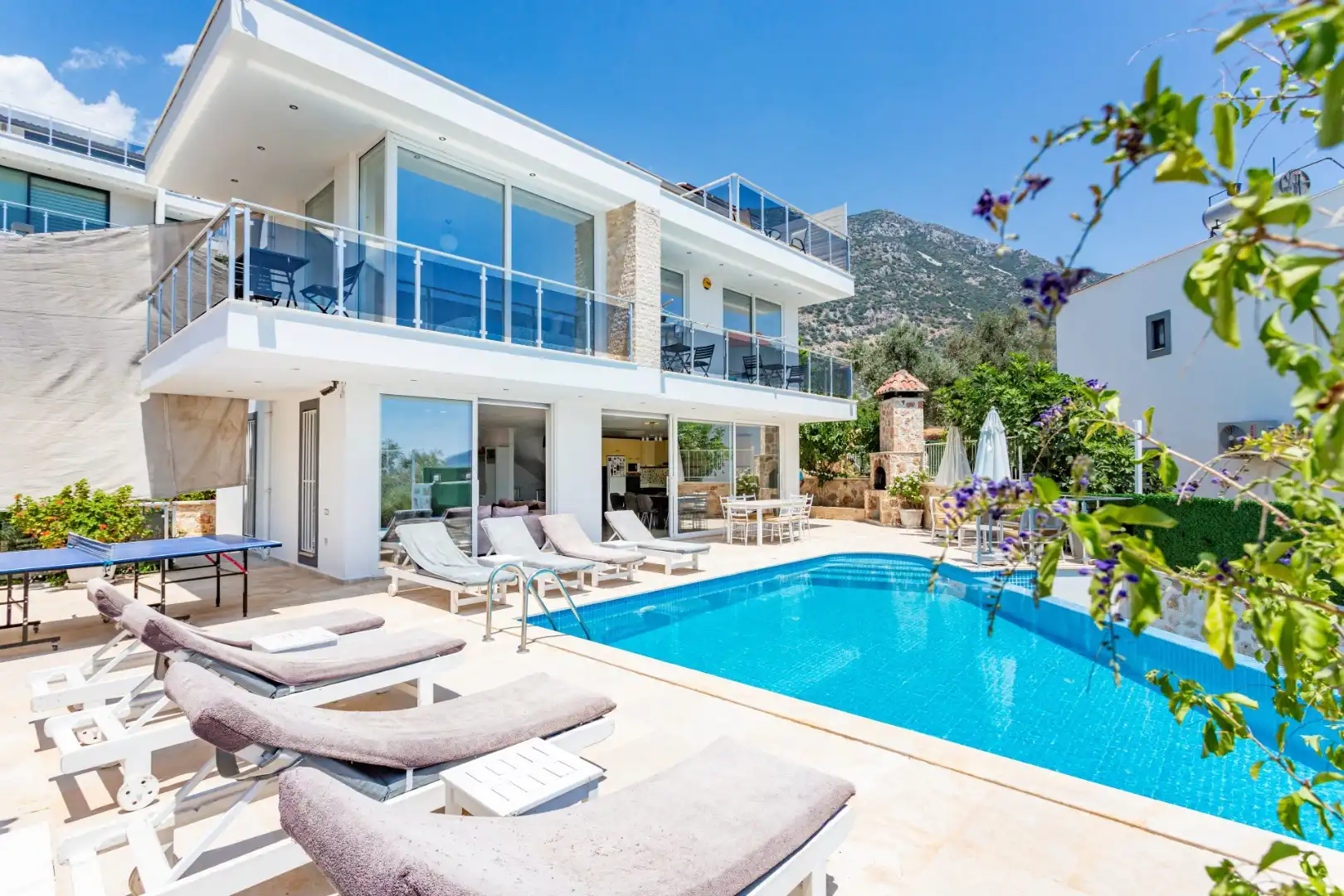 Villa Tulip in Ortaalan, with Private Pool