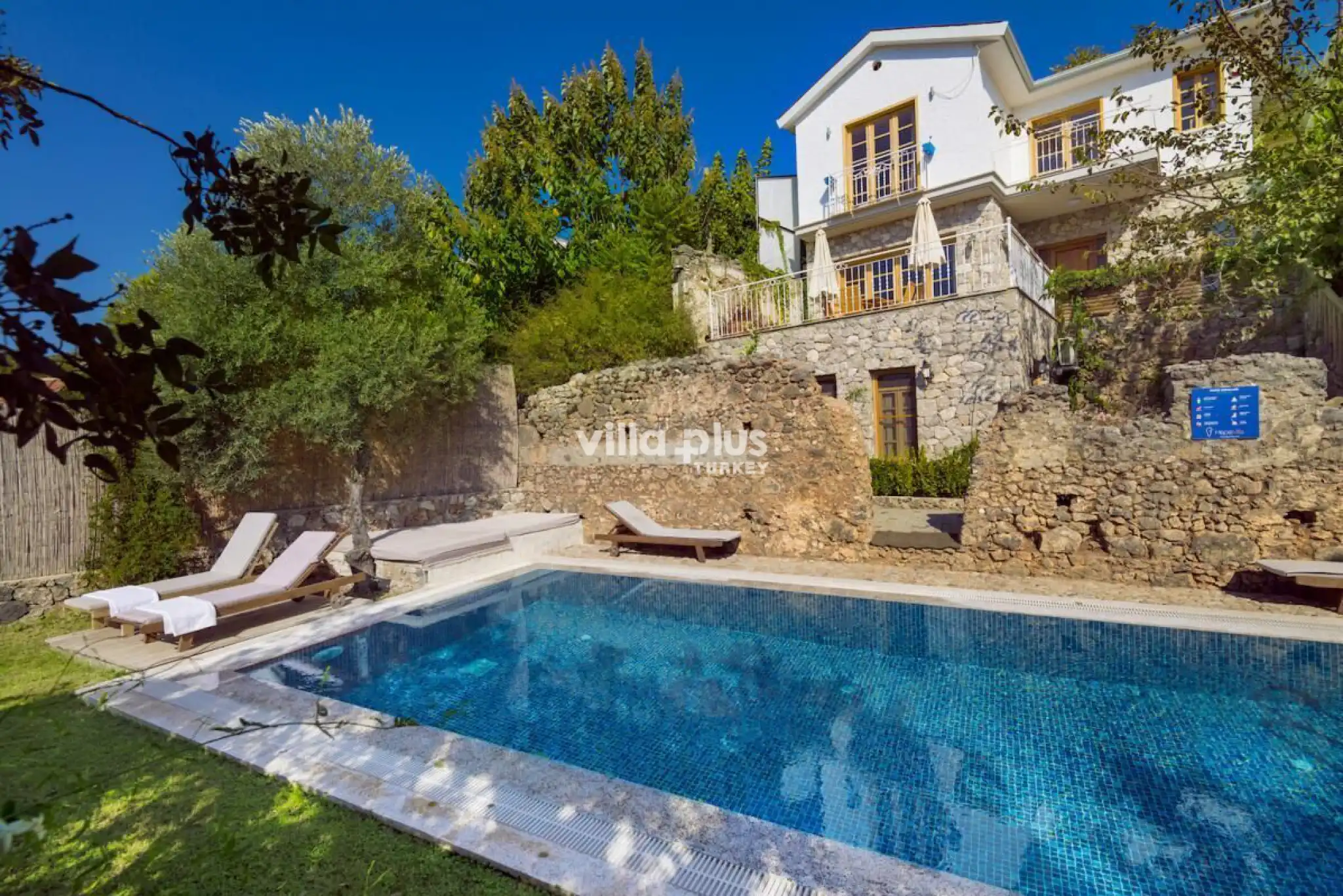 4-villa-atlantis-496_858.jpg