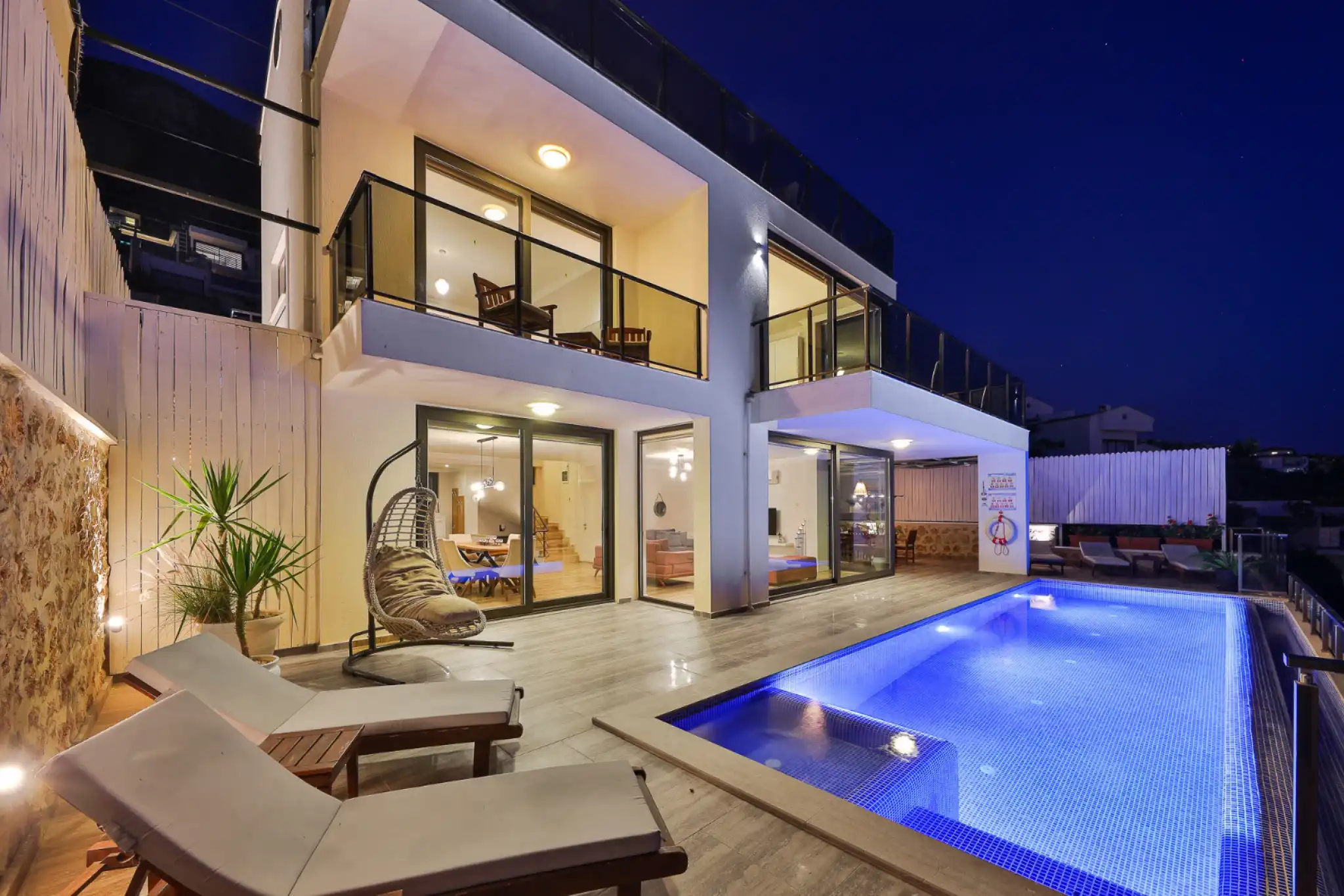 Villa Thalassa is a 6-person rental villa located in the central Kızıltaş area of Kalkan.