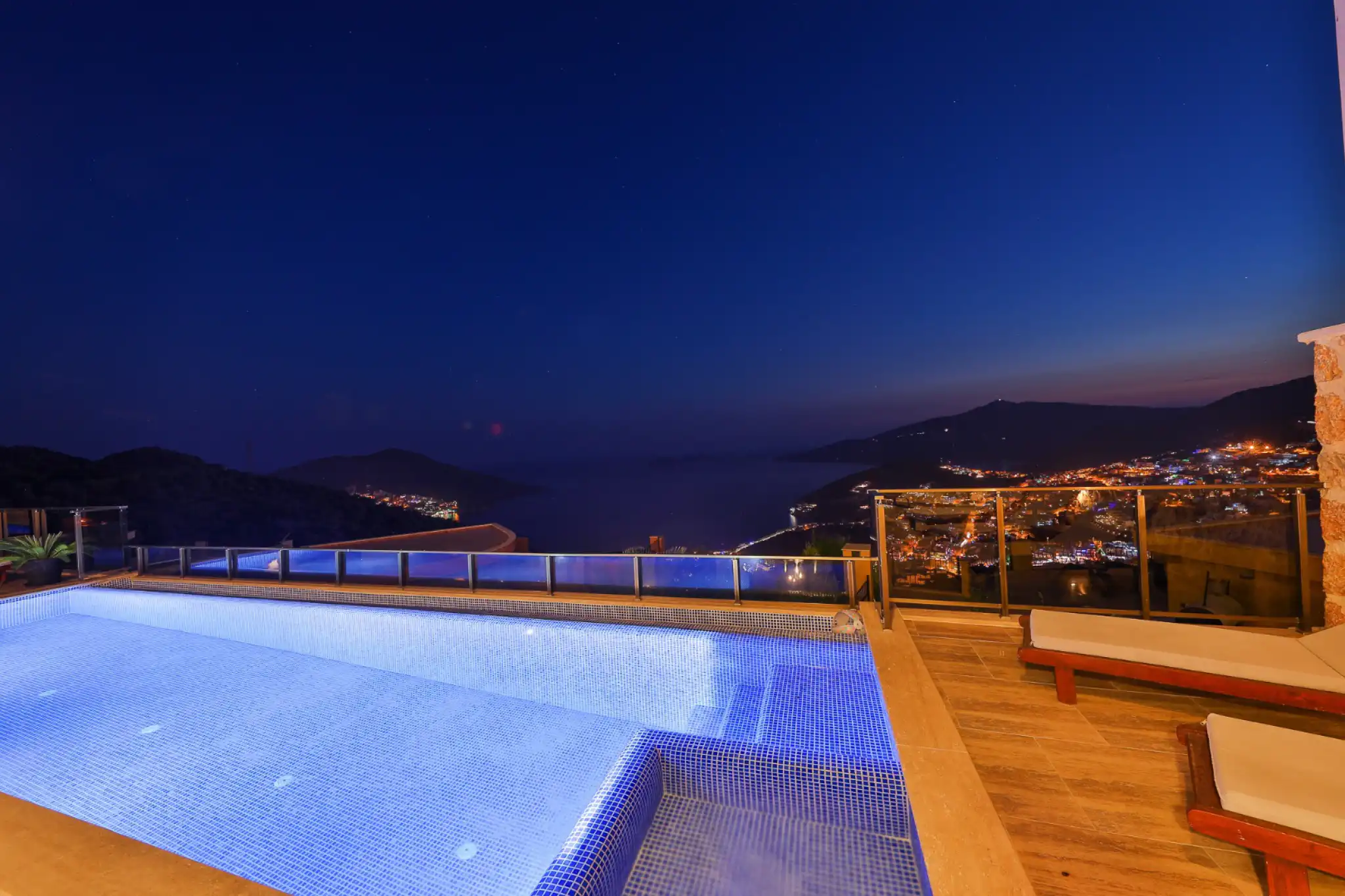 Villa Thalassa is a 6-person rental villa located in the central Kızıltaş area of Kalkan.