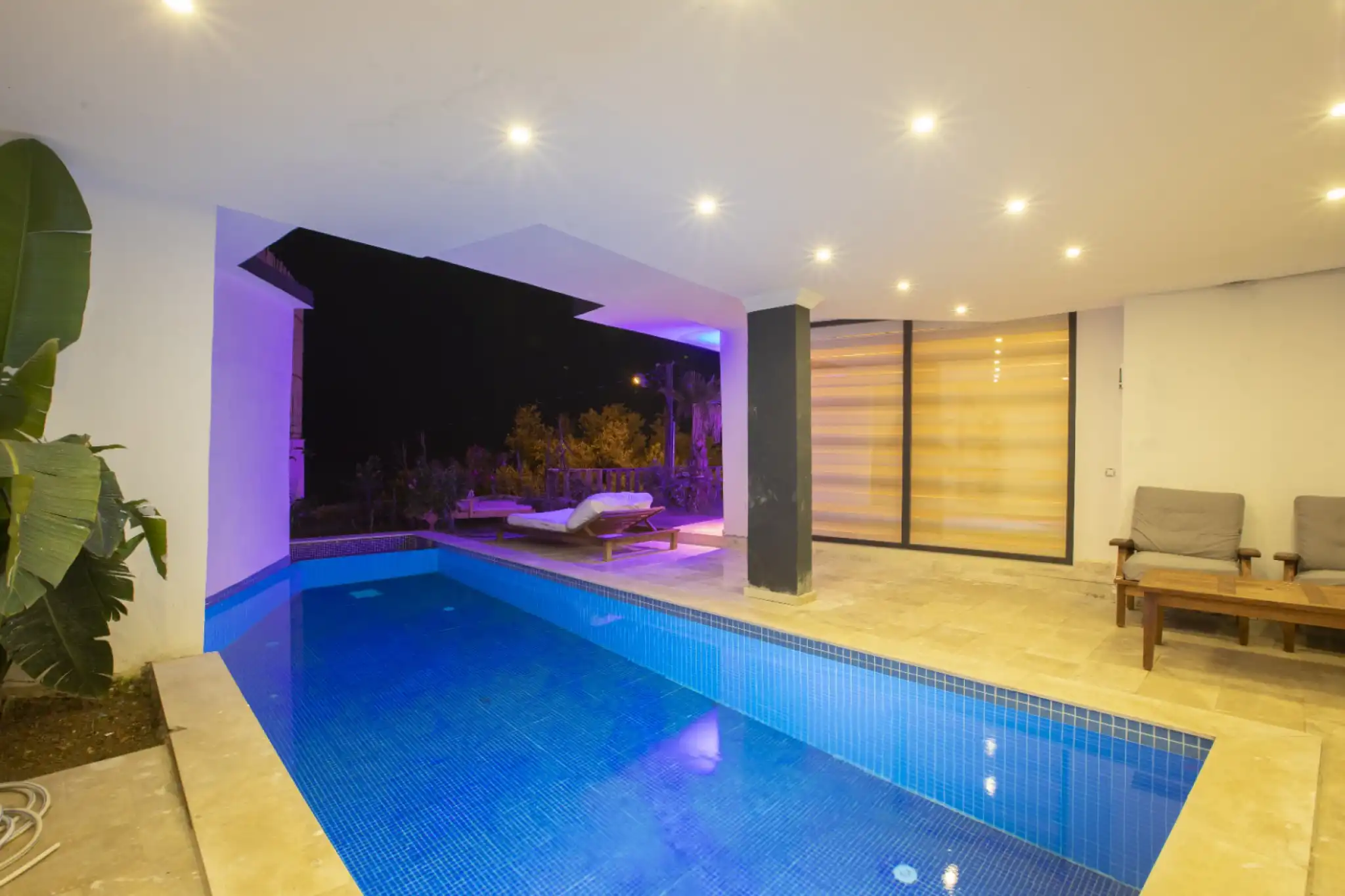 Villa Lysandra 3 is a sea-view villa in the Akbel area of Kalkan, designed for 4 people.