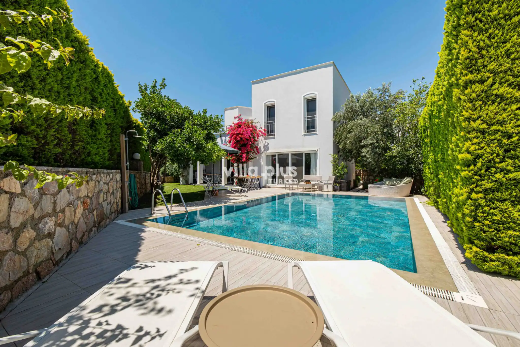 Villa Luvarya