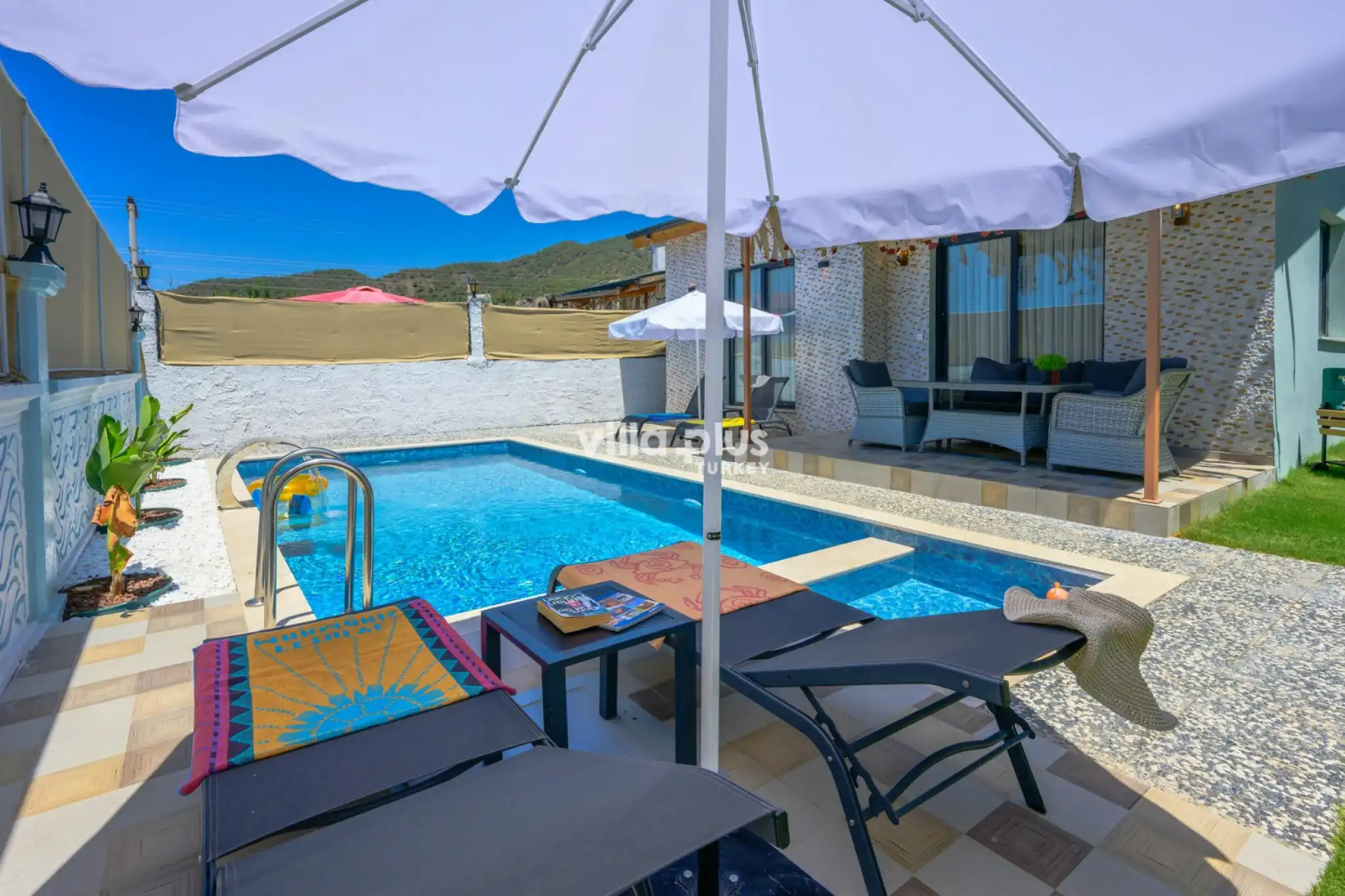Villa Ozbi, located in Çamköy, Fethiye, is a private pool and a sheltered holiday option.