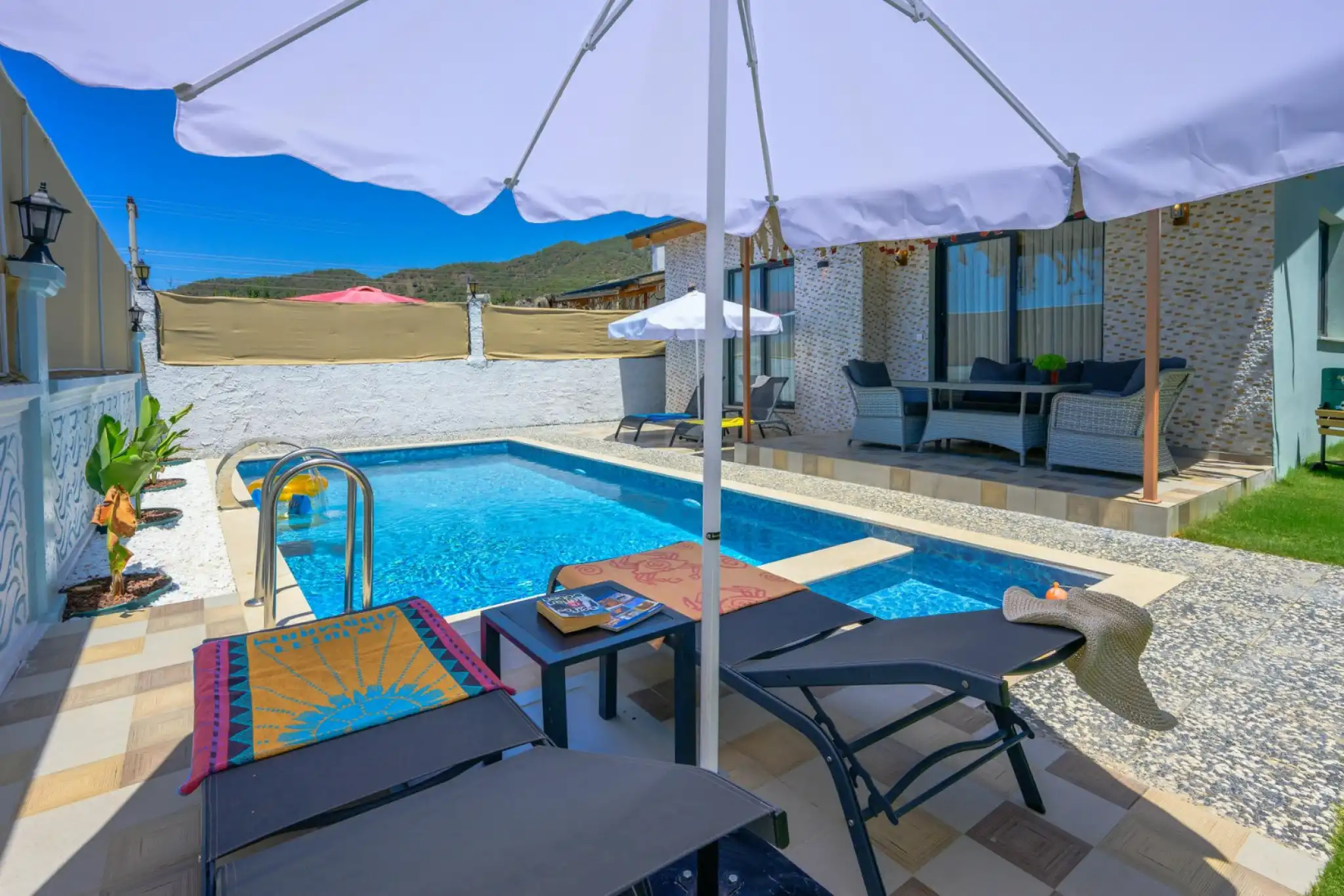 Villa Ozbi, located in Çamköy, Fethiye, is a private pool and a sheltered holiday option.