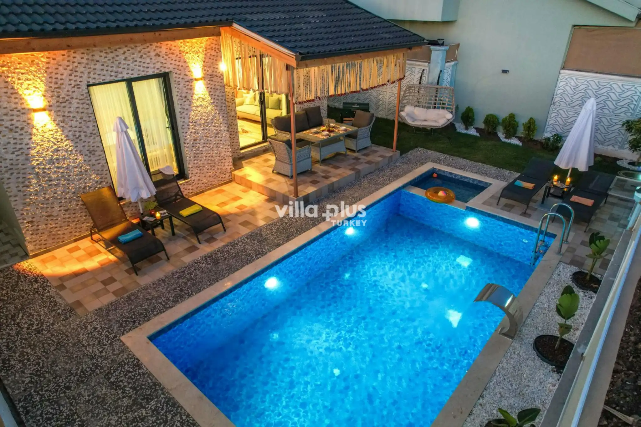 Villa Ozbi, located in Çamköy, Fethiye, is a private pool and a sheltered holiday option.
