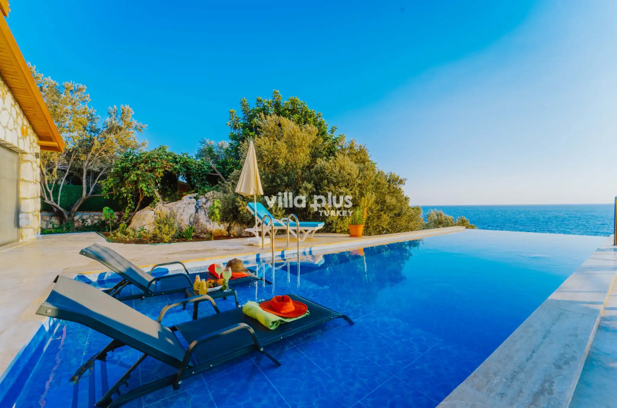 ViLLA-ADONiS_22_870.jpg