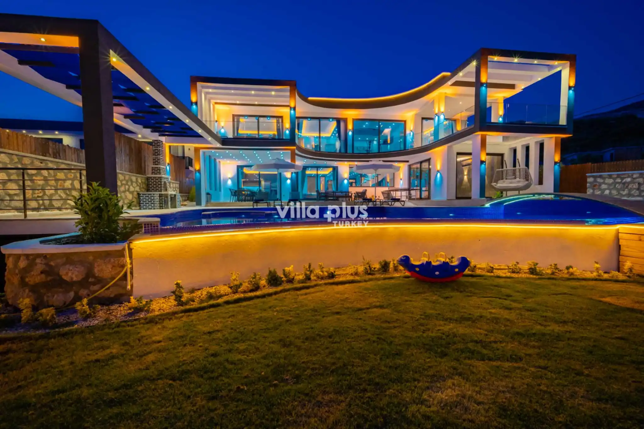 Villa-Kenan-Tatil-Location-Deniz-Manzarali-Villa-84_939.jpg