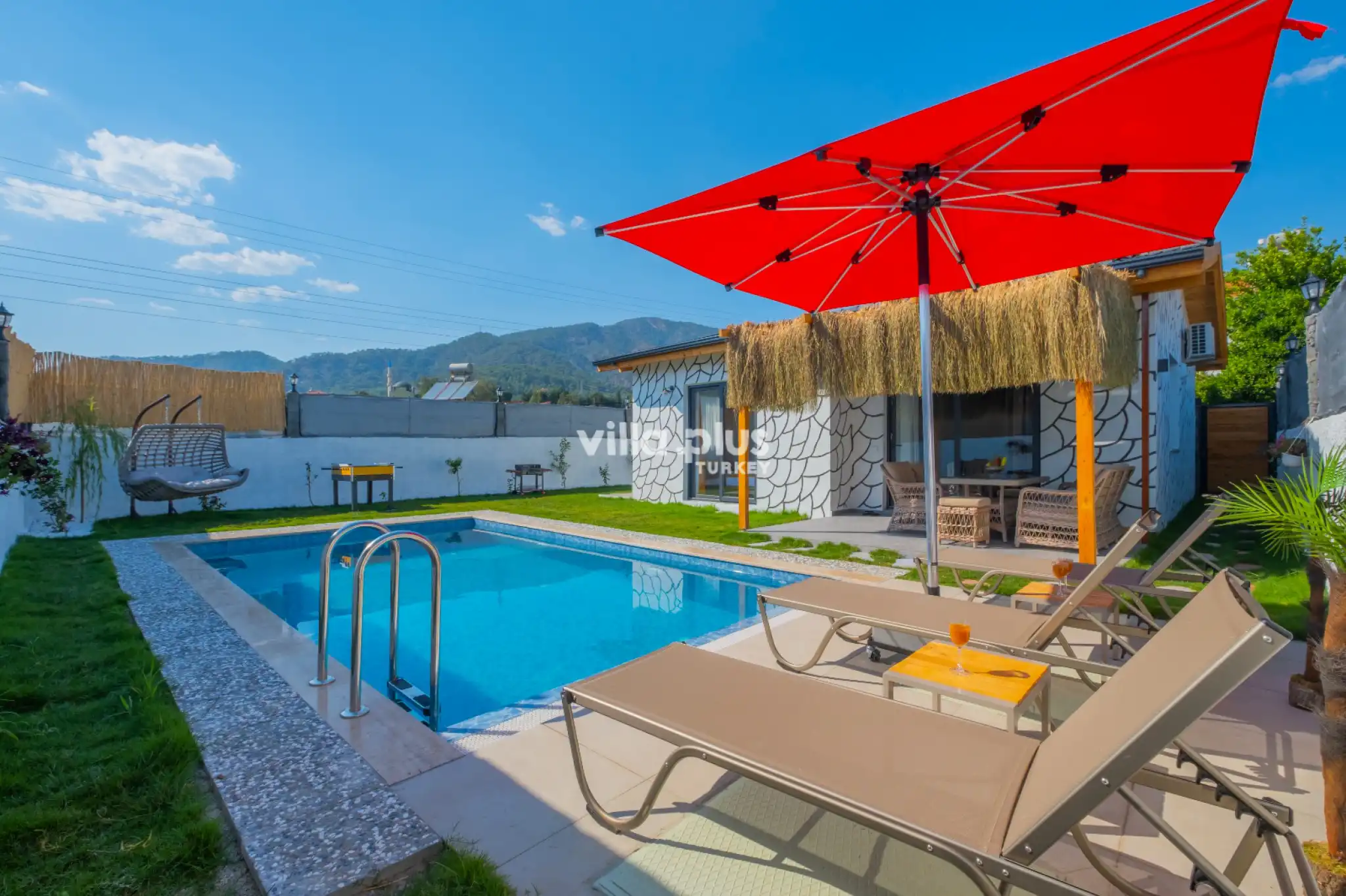 Villa Ozbi, located in Çamköy, Fethiye, is a private pool and a sheltered holiday option.
