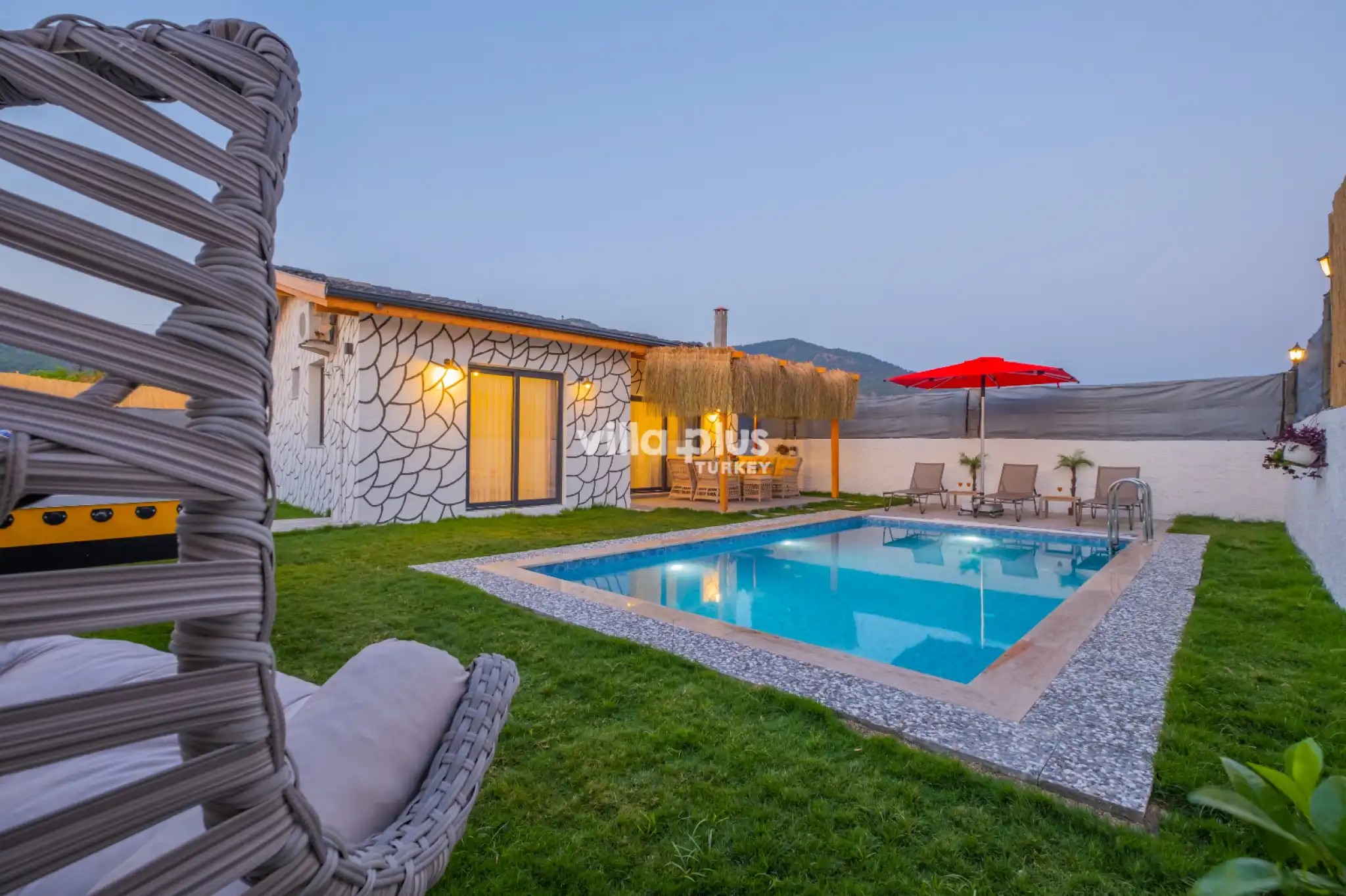 Villa Ozbi, located in Çamköy, Fethiye, is a private pool and a sheltered holiday option.
