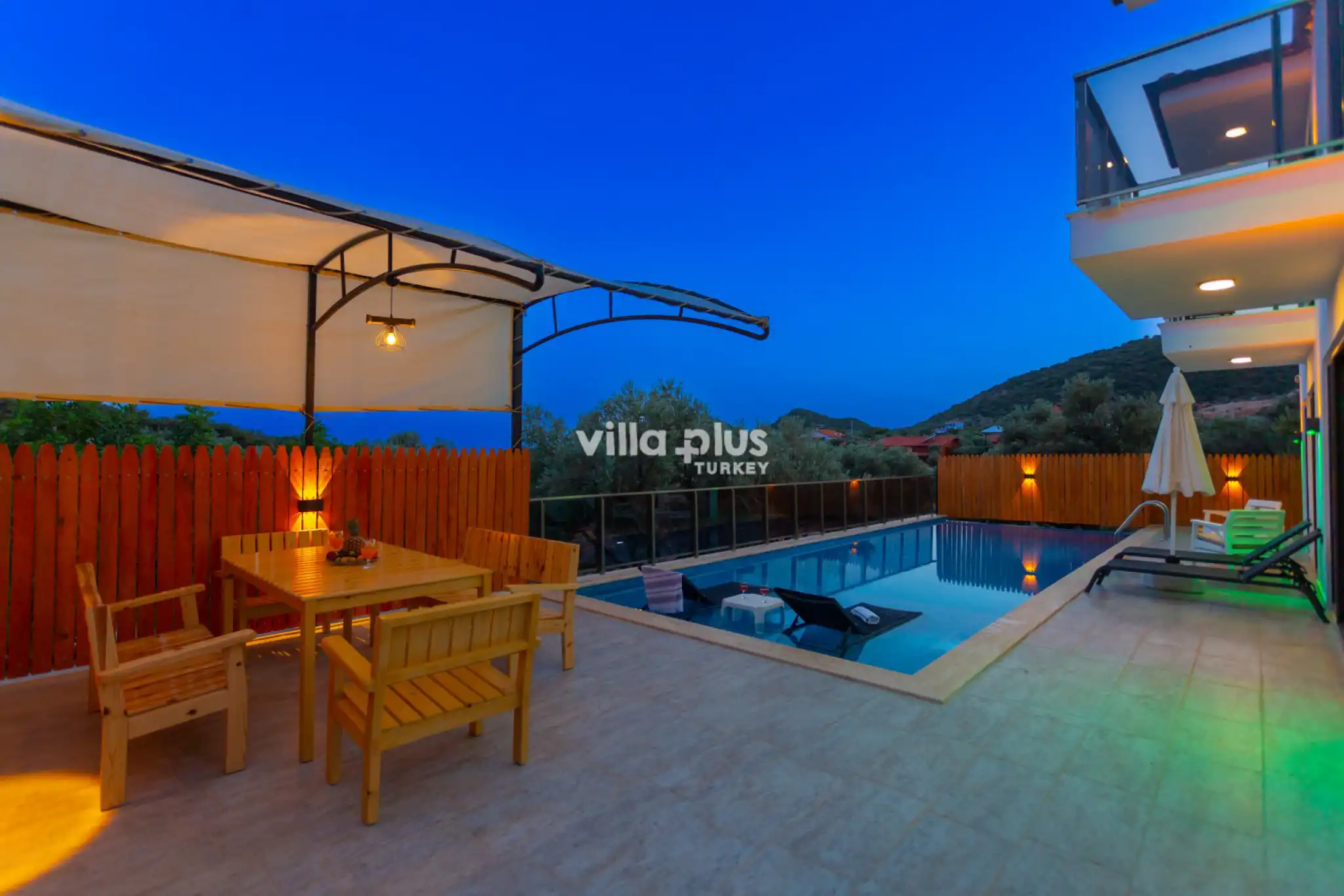 havuzlu-balayi-villasi-villa-capella-43_114_527.jpg