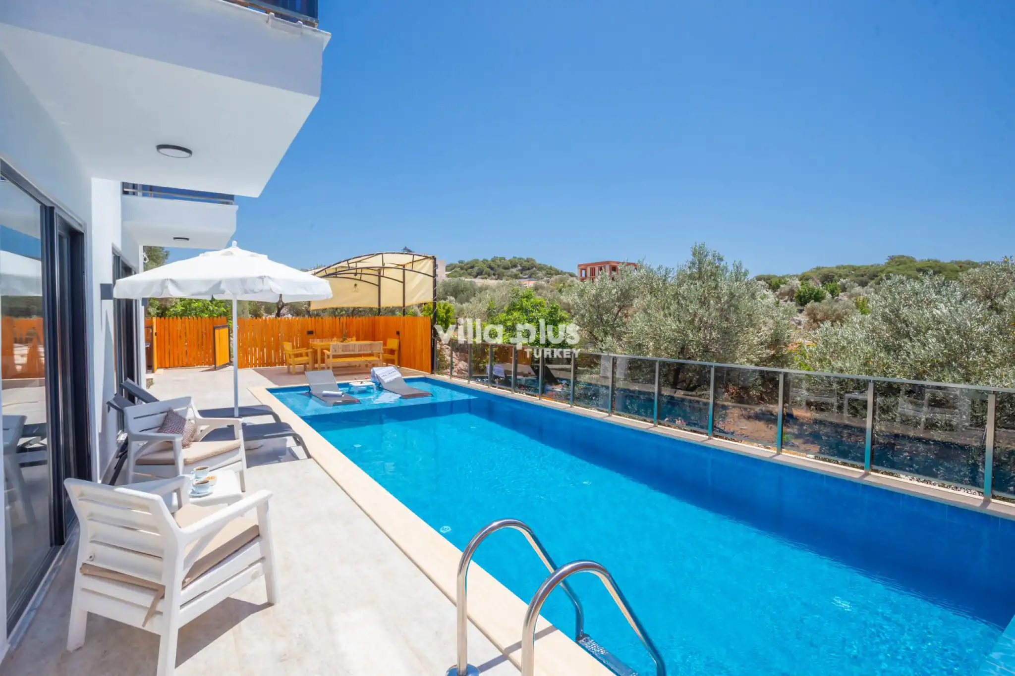 havuzlu-balayi-villasi-villa-capella-4_689_726.jpg