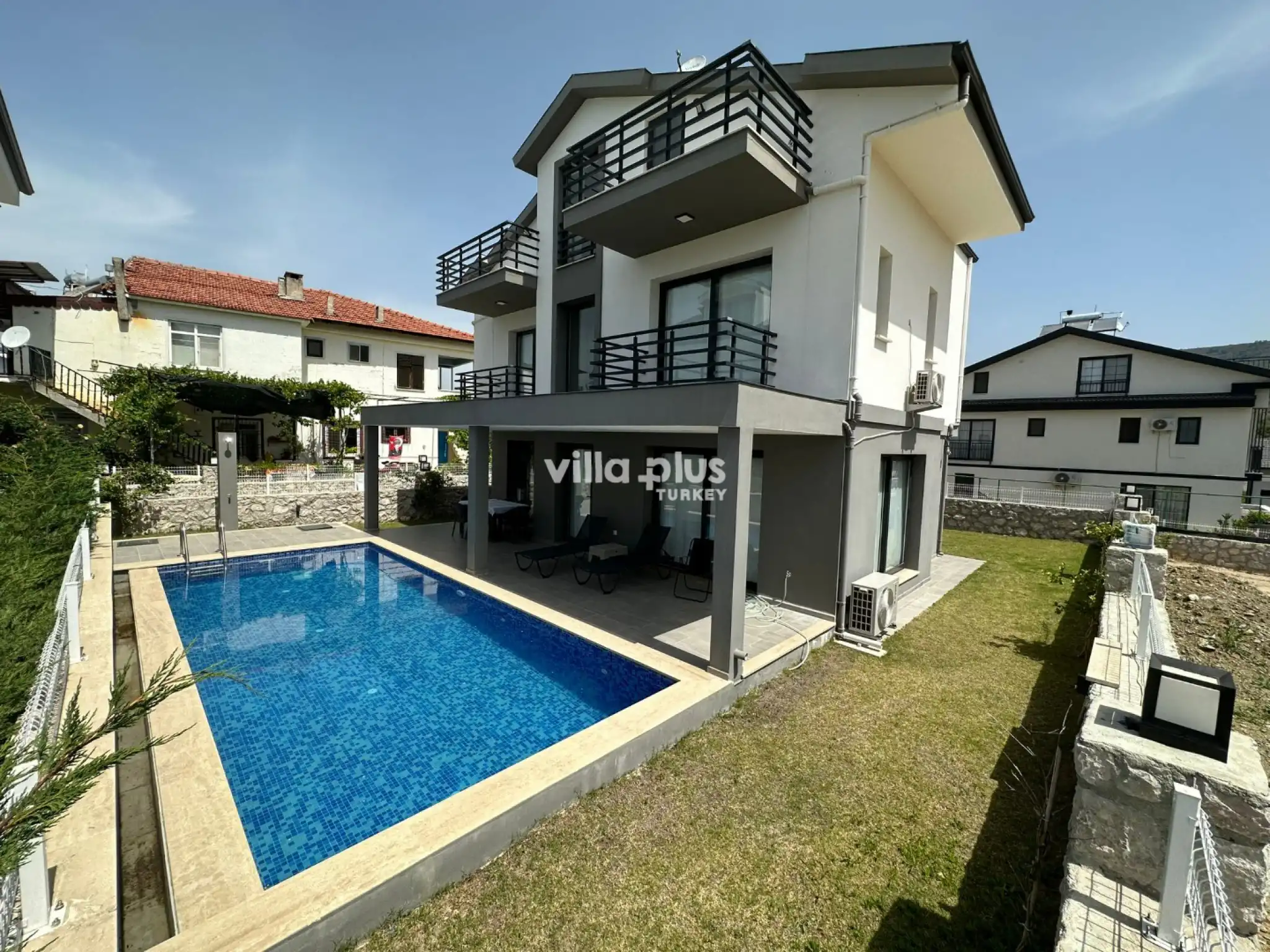 villa-arjin-1_881.jpg