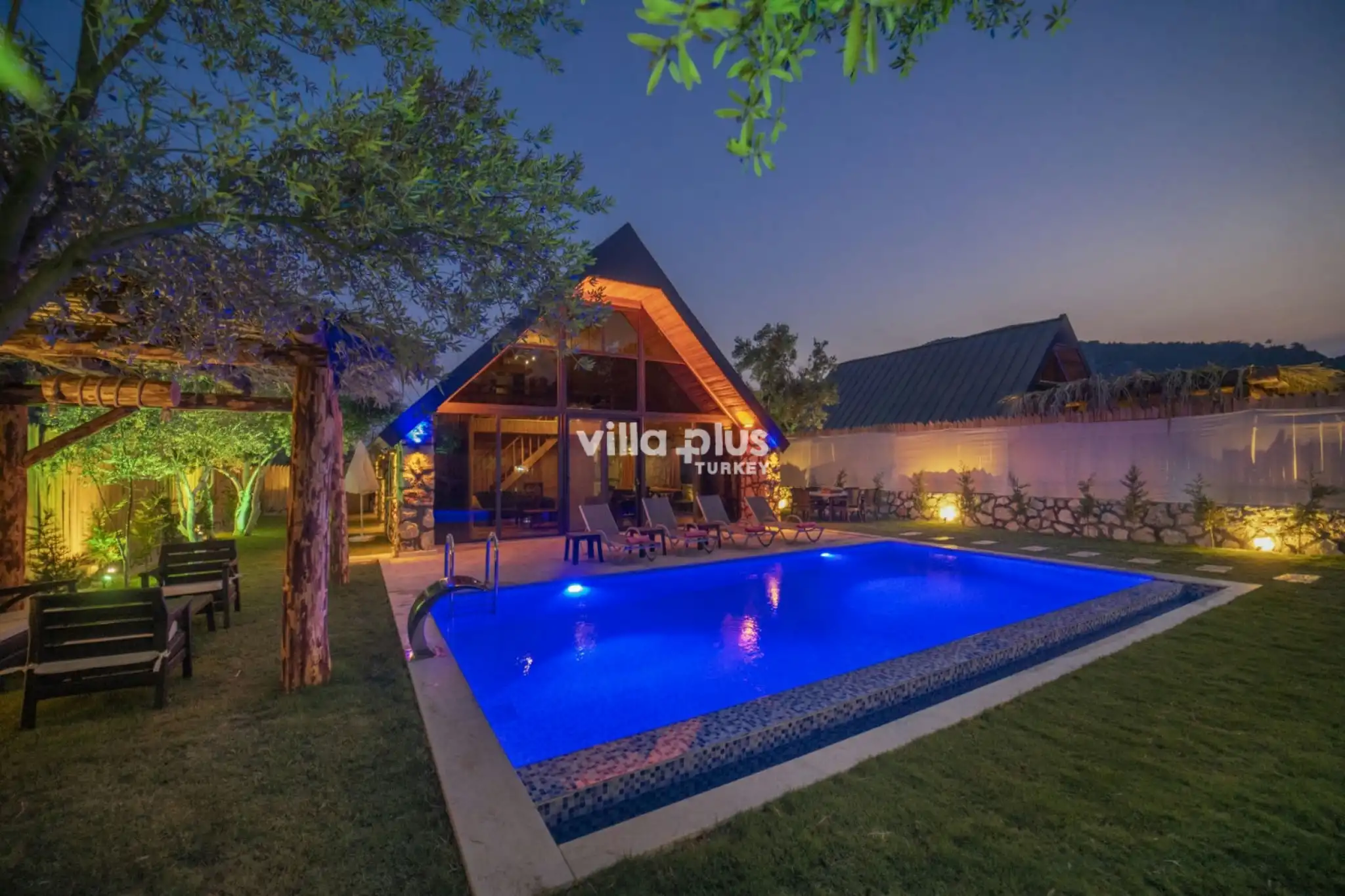 villa-carino-1-2_747.jpg