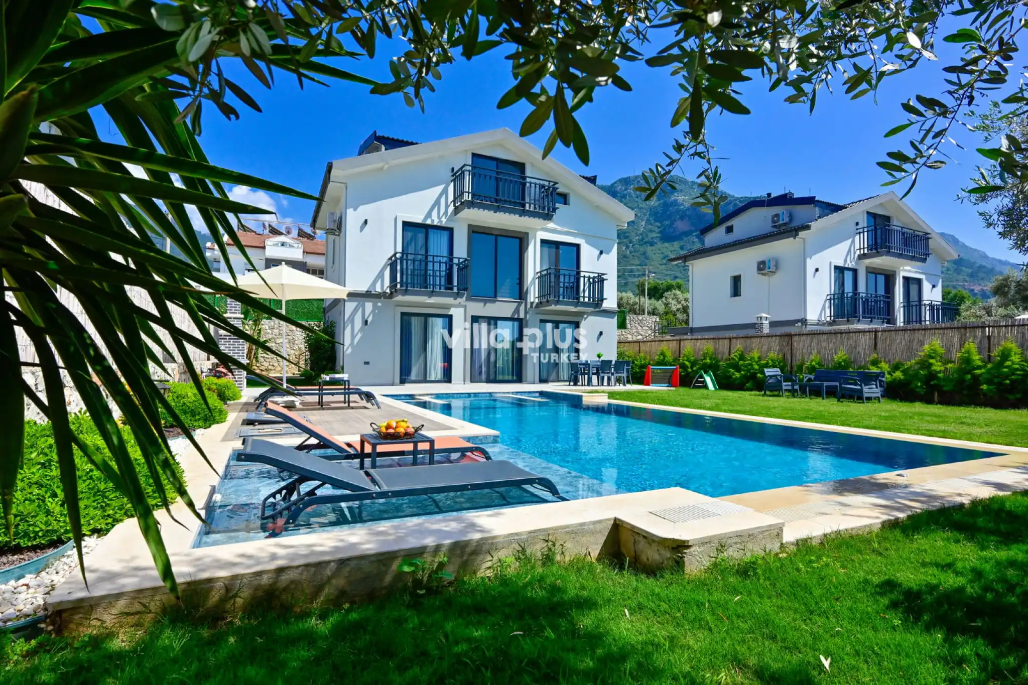 villa-karya-luxury-bahce-18_997.jpg