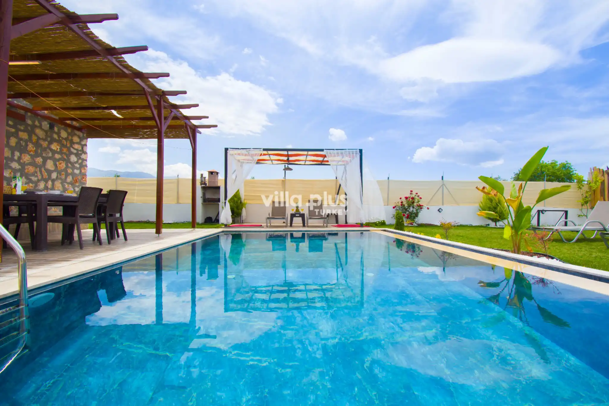 villa-lemonade-1-24_241.JPG