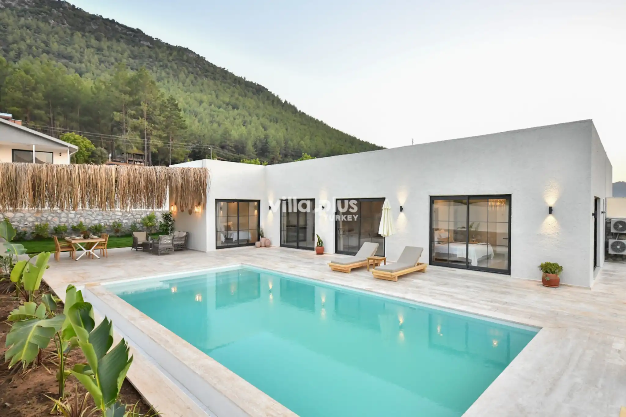 villa-moonrise-2-29_672.JPG