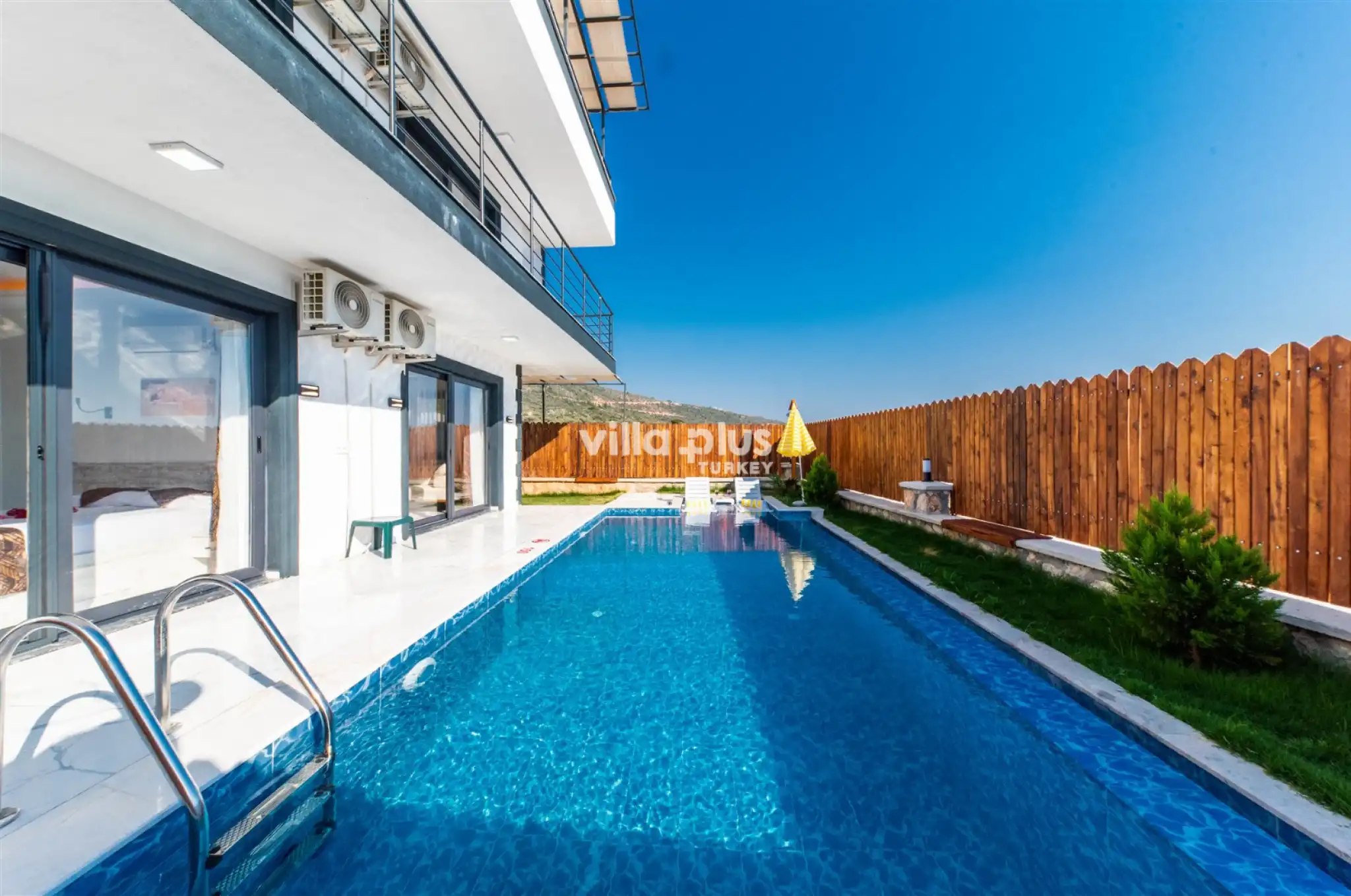 villa-september-72_290.jpg