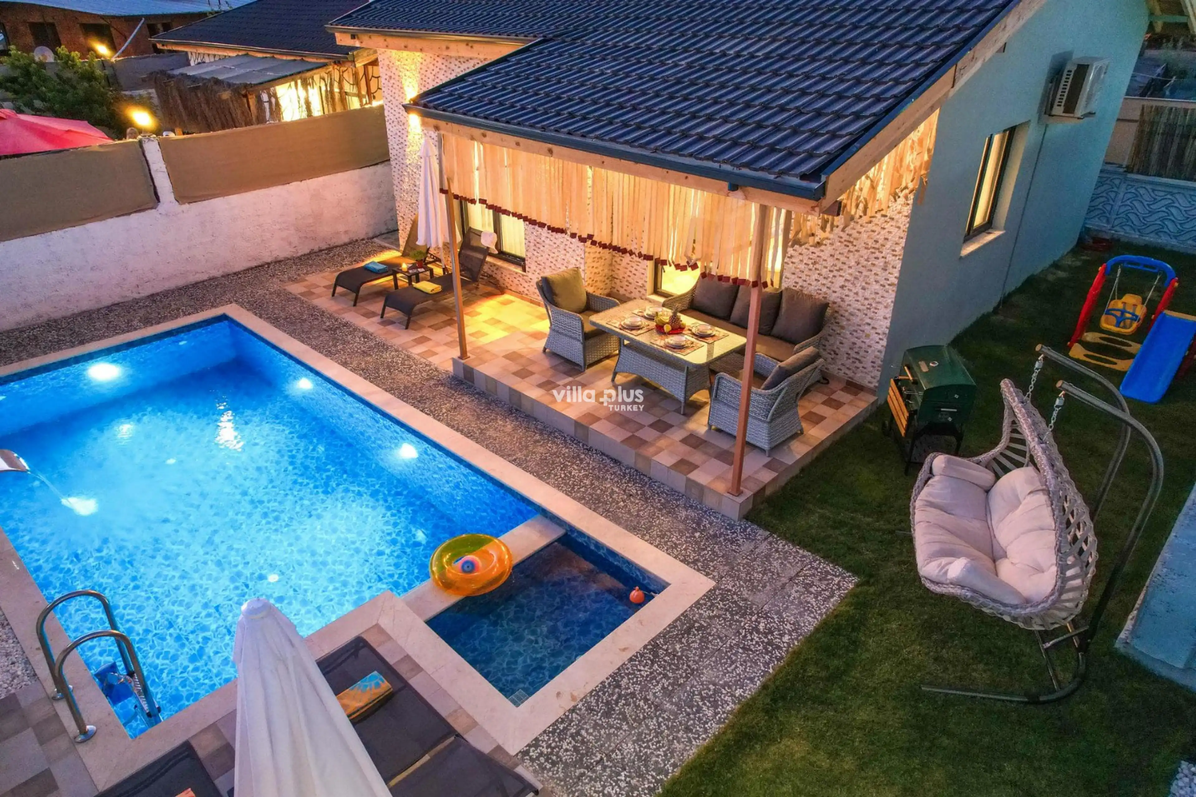 Villa Ozbi, located in Çamköy, Fethiye, is a private pool and a sheltered holiday option.