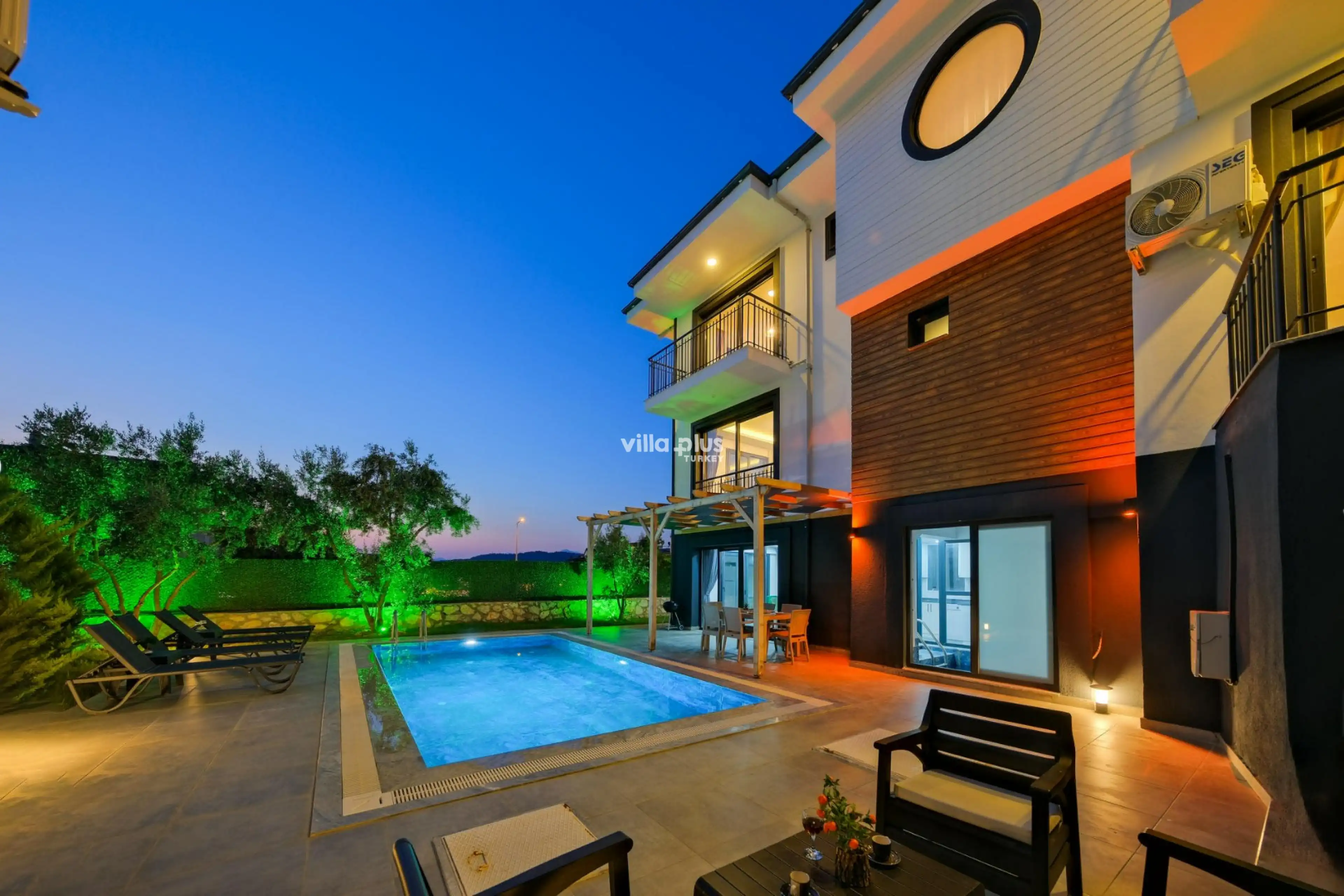 Villa Mango Shine Duo