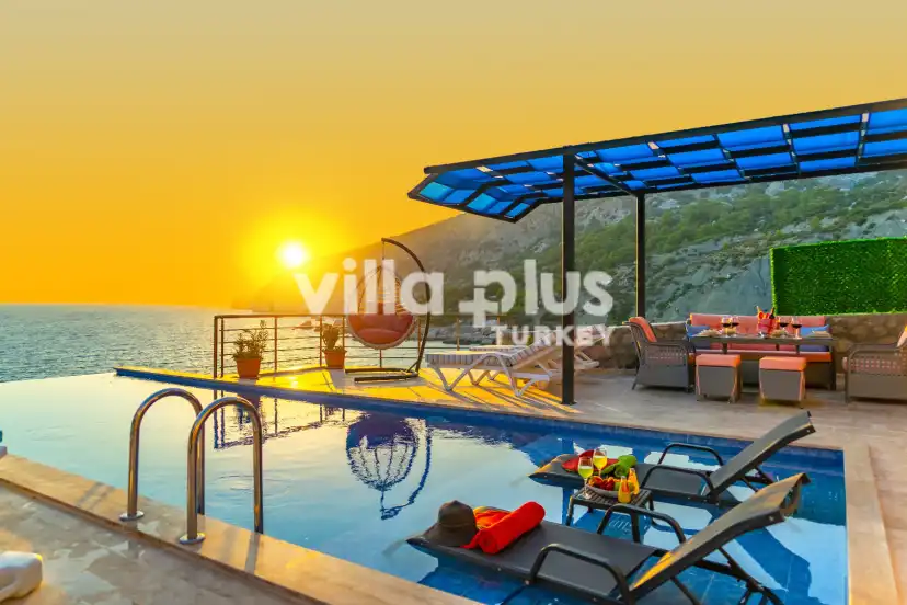 ViLLA-ADONiS_27_348.jpg