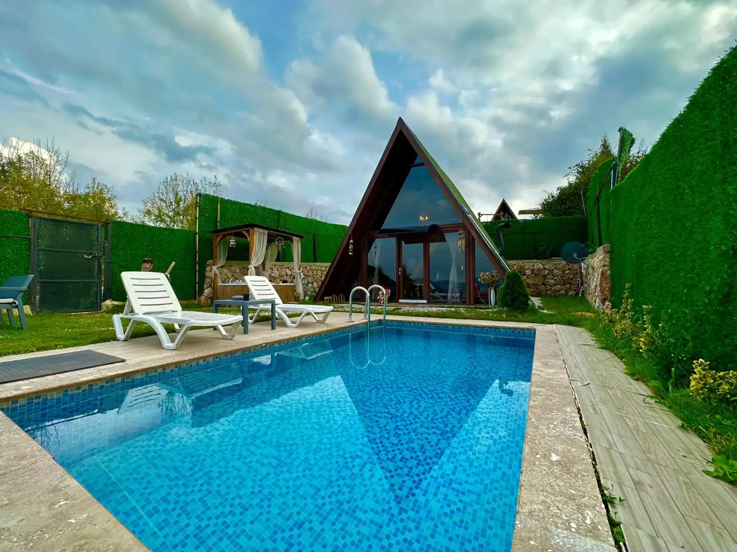 Bungalow Dobri Sapanca in Sapanca Bungalows, with Private Pool