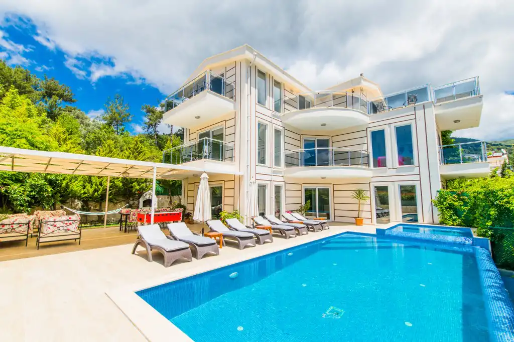 VİLLA AUSTEN 2 in İslamlar, with Private Pool