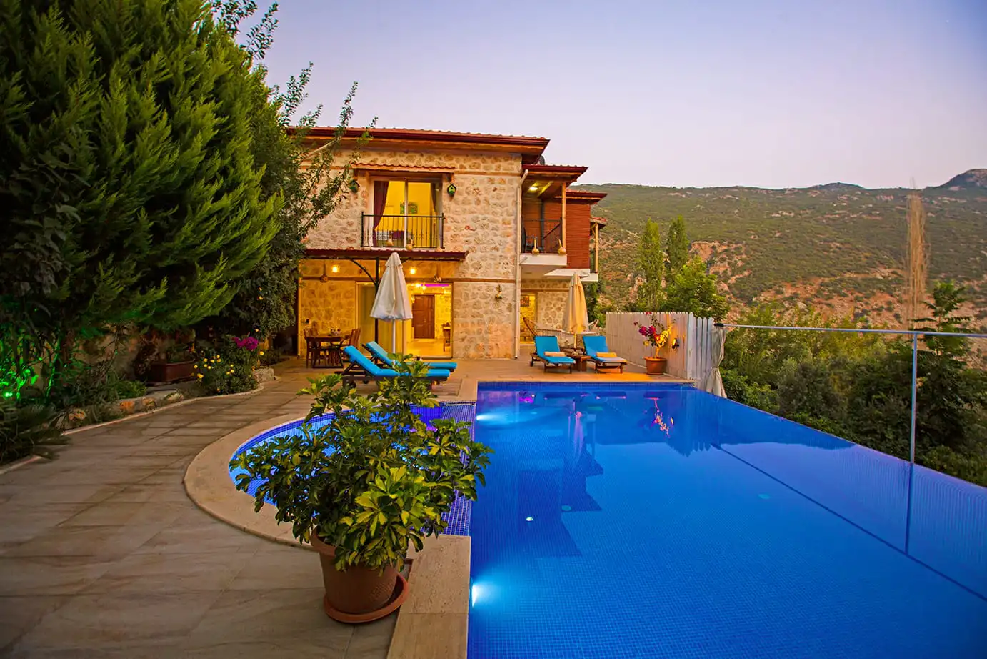 VİLLA AMARİLLO in İslamlar, with Private Pool