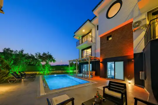 VILLA MANGO SHİNE 
