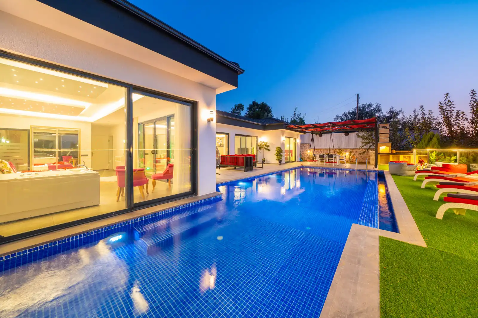 VİLLA MİSTRAL 1 in Uzumlu, with Private Pool